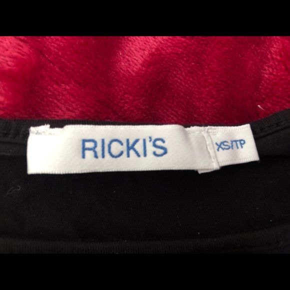 black tee - Picture 2 of 2